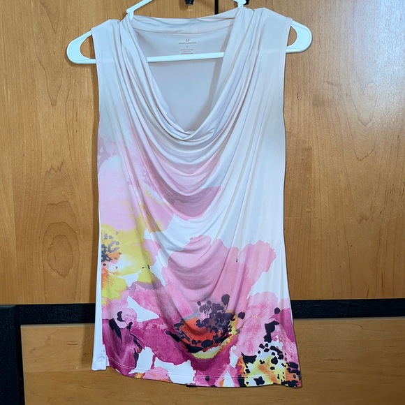 Box of 3 Women’s Sleeveless Blouses - Picture 3 of 4